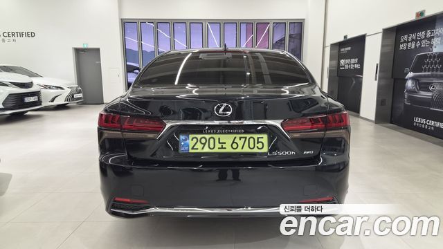 Lexus LS 3.5 Luxury AWD — пробег 20 588 км — фото 4 из 5