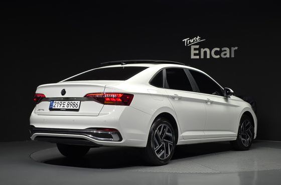 Volkswagen Jetta 1.5 TSI Prestige — пробег 7 702 км — фото 2 из 5
