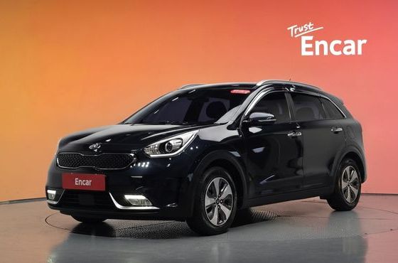 Kia Niro Prestige — пробег 69 612 км — фото 1 из 5
