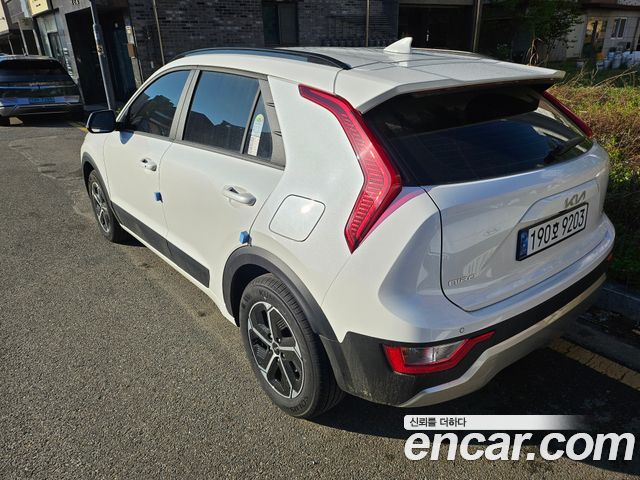 Kia Niro Prestige — пробег 22 000 км — фото 4 из 5