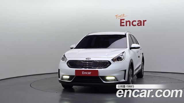 Kia Niro Prestige — пробег 210 820 км — фото 3 из 5