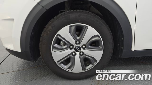 Kia Niro Prestige — пробег 210 820 км — фото 5 из 5