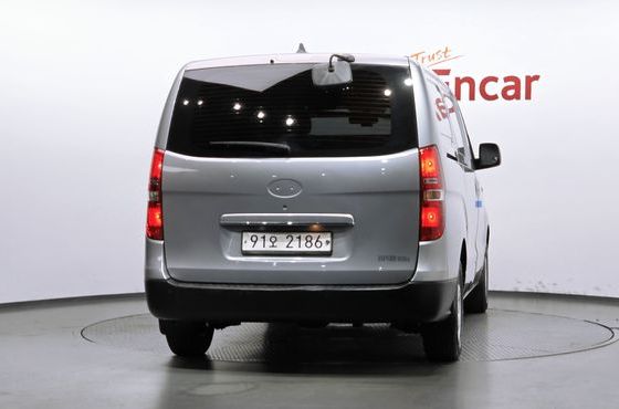 Hyundai Starex Van 3-Seater Style — пробег 128 102 км — фото 4 из 5