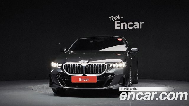 BMW i5 eDrive 40 M Sport — пробег 16 038 км — фото 3 из 5