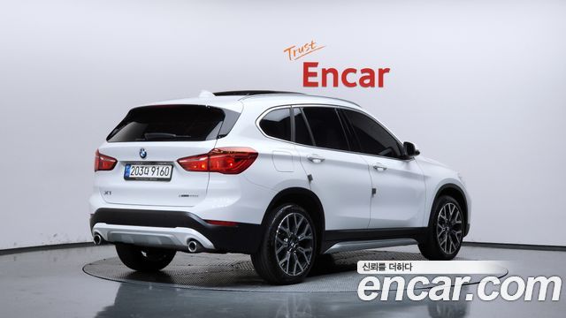 BMW X1 xDrive 20i xLine — пробег 29 836 км — фото 2 из 5