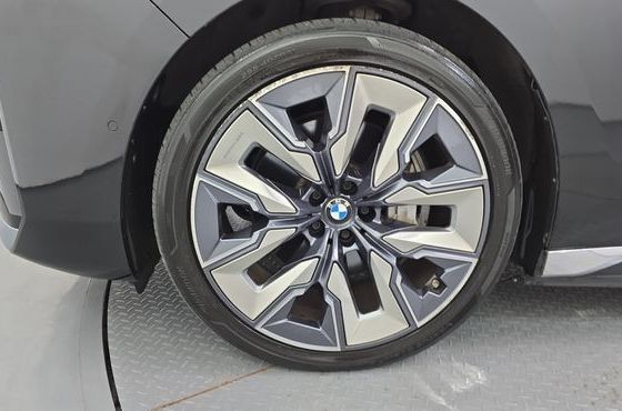 BMW i7 xDrive 60 Design Pure Excellence — пробег 87 206 км — фото 5 из 5