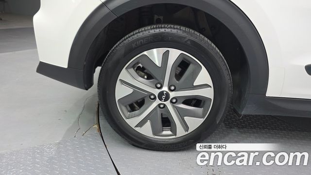 Kia Niro Earth — пробег 124 130 км — фото 5 из 5