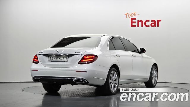 Mercedes-Benz E-Class из Кореи Encar
