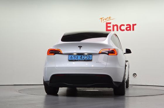 Tesla Model Y Long Range AWD — пробег 109 444 км — фото 4 из 5
