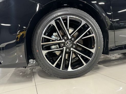 Toyota Camry 2.5 XLE Premium Hybrid — пробег 5 км — фото 5 из 5
