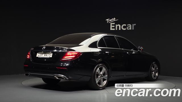 Mercedes-Benz E-Class из Кореи Encar