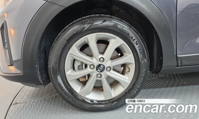 Kia Stonic из Кореи Encar