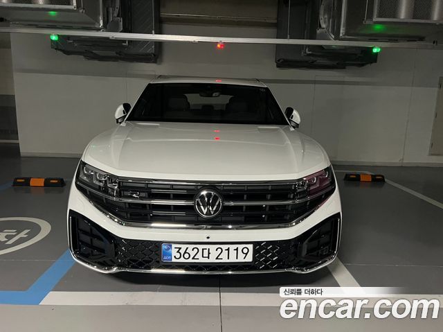 Volkswagen Touareg 3.0 TDI R-Line — пробег 0 км — фото 1 из 5