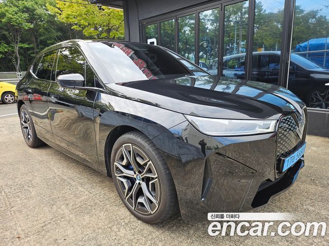 BMW iX xDrive M60 — пробег 51 000 км — фото 4 из 5