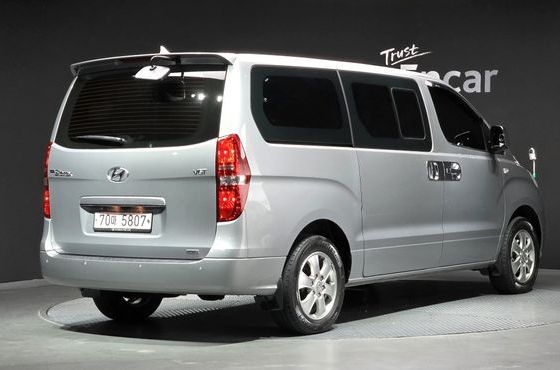 Hyundai Starex 4WD 11-Seater Wagon CVX Luxury — пробег 70 953 км — фото 2 из 5