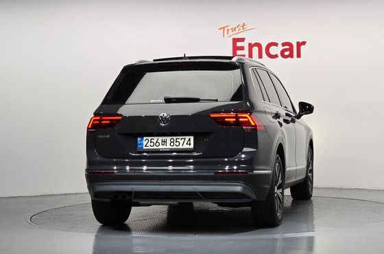 Volkswagen Tiguan 2.0 TDI Prestige — пробег 102 355 км — фото 4 из 5