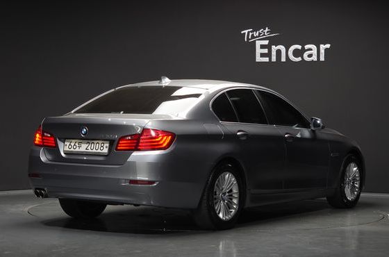 BMW 5-Series 520d — пробег 180 300 км — фото 2 из 5