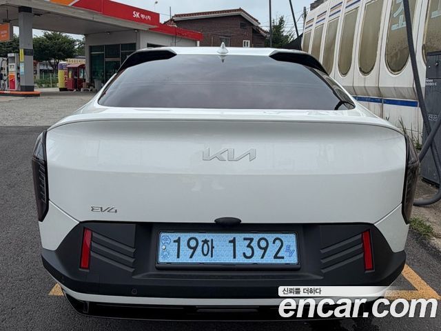 Kia EV4 Standard 2WD Earth — пробег 7 500 км — фото 2 из 5