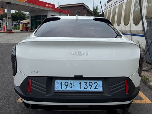 Kia EV4 Standard 2WD Earth — пробег 7 500 км — фото 2 из 5