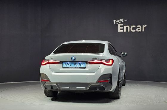 BMW i4 eDrive40 M Sports — пробег 80 693 км — фото 4 из 5