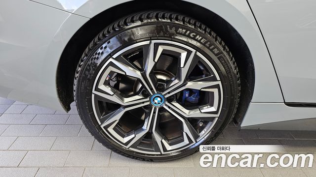 BMW i4 eDrive40 M Sports — пробег 80 693 км — фото 5 из 5