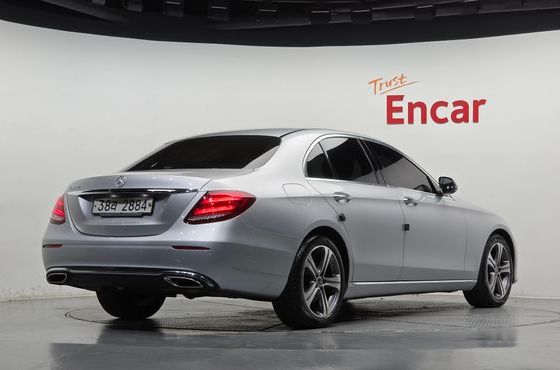 Mercedes-Benz E-Class E300 Avantgarde — пробег 95 904 км — фото 2 из 5