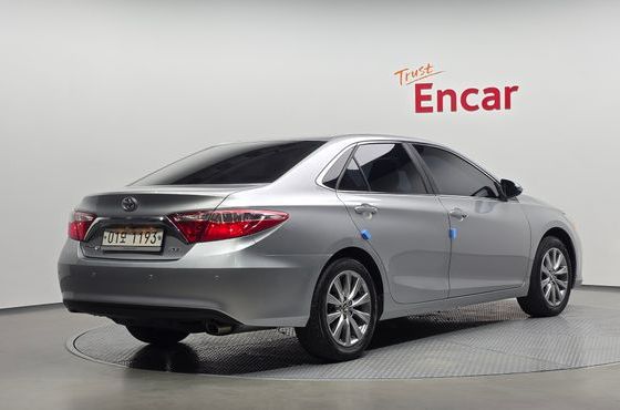 Toyota Camry 2.5 XLE — пробег 86 925 км — фото 2 из 5