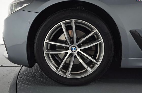 BMW 5-Series 520d M Sport Package Plus — пробег 166 611 км — фото 5 из 5