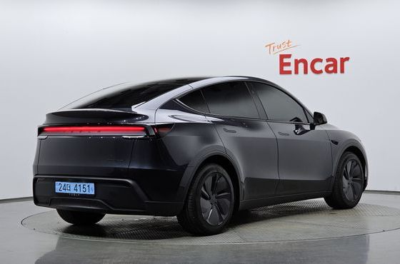 Tesla Model Y Premium Long Range AWD — пробег 3 143 км — фото 2 из 5