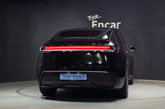 Tesla Model Y Premium RWD — пробег 5 959 км — фото 4 из 5