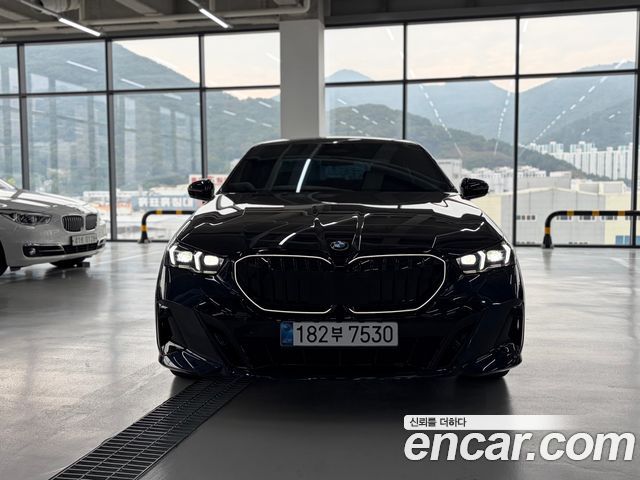 BMW 5-Series 520i M Sport — пробег 5 433 км — фото 3 из 5