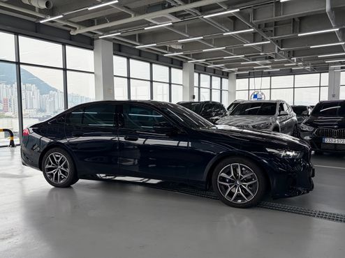 BMW 5-Series 520i M Sport — пробег 5 433 км — фото 4 из 5