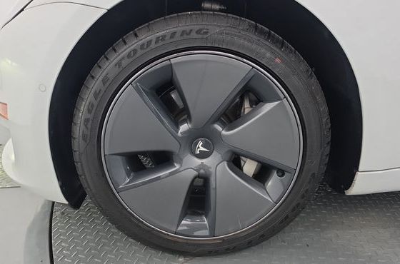 Tesla Model 3 Long Range AWD — пробег 128 605 км — фото 5 из 5