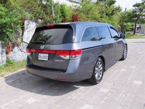 Honda Odyssey 3.5 4th — пробег 210 000 км — фото 3 из 5