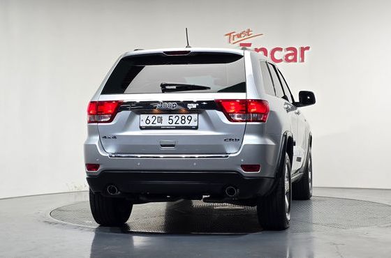 Jeep Cherokee 3.0 Diesel Laredo WK2 — пробег 27 304 км — фото 4 из 5