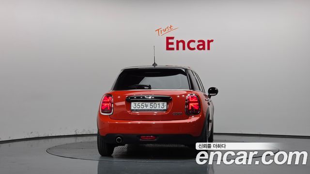 Mini Cooper 5Door Standard 3rd — пробег 47 743 км — фото 4 из 5