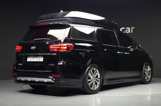 Kia Carnival Gasoline 9-Seater Hi-Limousine Noblesse Special — пробег 83 672 км — фото 2 из 5