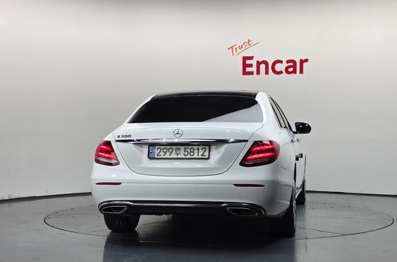 Mercedes-Benz E-Class E200 Avantgarde — пробег 88 203 км — фото 4 из 5