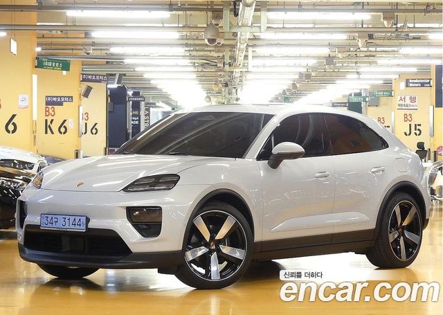 Porsche Macan Base 4 — пробег 6 000 км — фото 1 из 5