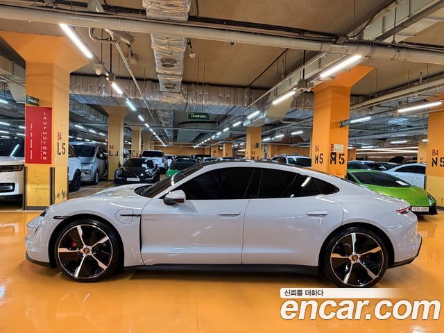Porsche Taycan 4S — пробег 38 125 км — фото 3 из 5