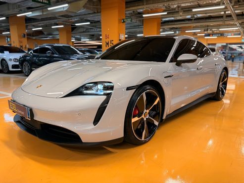 Porsche Taycan 4S — пробег 38 125 км — фото 4 из 5