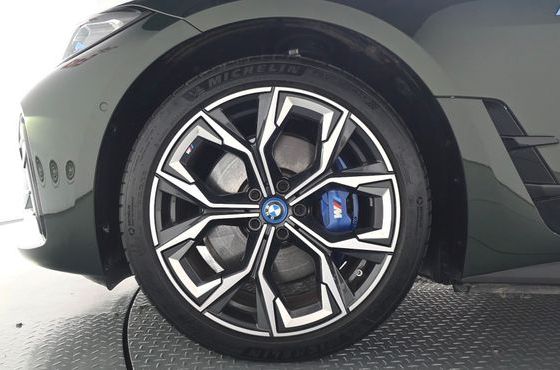 BMW i4 eDrive40 M Sports Pro — пробег 31 061 км — фото 5 из 5