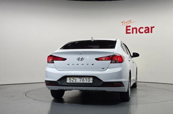 Hyundai AVANTE 1.6 Smart — пробег 131 852 км — фото 4 из 5