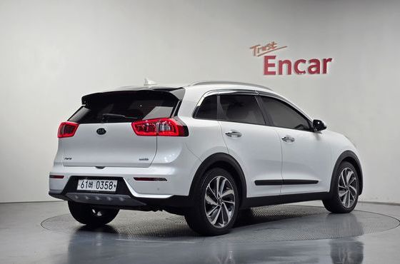 Kia Niro Noblesse — пробег 121 722 км — фото 2 из 5