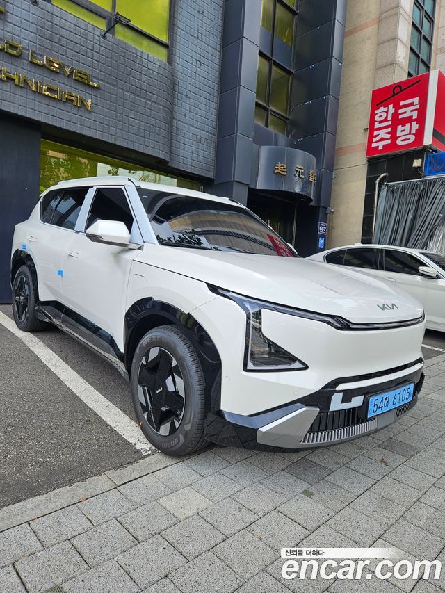 Kia EV5 Long Range 2WD AIr — пробег 3 300 км — фото 1 из 5
