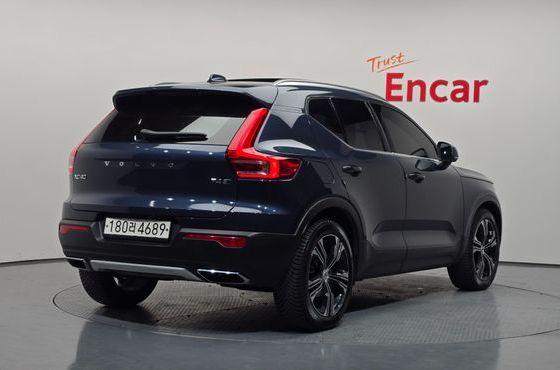 Volvo XC40 T4 Inscription — пробег 64 216 км — фото 2 из 5