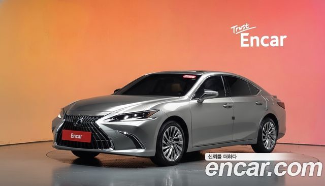 Lexus ES Executive — пробег 13 271 км — фото 1 из 5