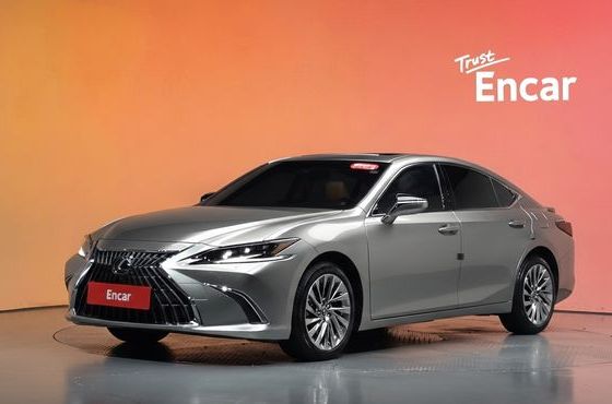 Lexus ES Executive — пробег 13 271 км — фото 1 из 5