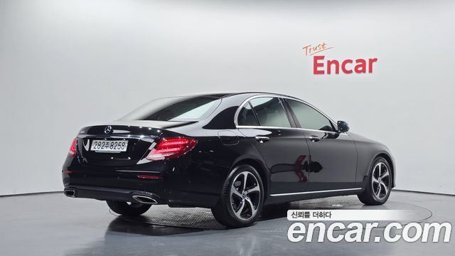 Mercedes-Benz E-Class из Кореи Encar