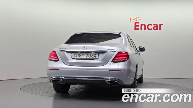 Mercedes-Benz E-Class E300e 4MATIC Exclusive — пробег 31 202 км — фото 4 из 5